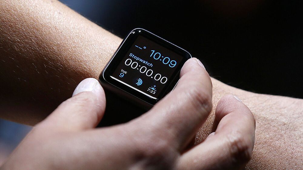 How-wearables-influence-the-future-of-mobile-applications-1 (1).jpg