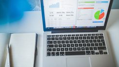 6-Data-Analytics-and-Business-Intelligence-trends-to-fire-up-your-business-1 (1).jpg