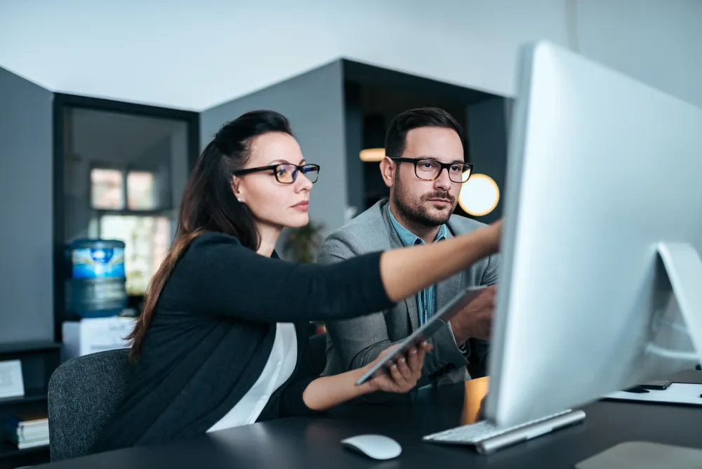 How Multi-Agent LLM Architectures